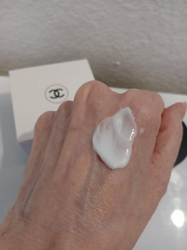 Chanel N°1 de Chanel Revitalizing Cream review photo by PattiL
