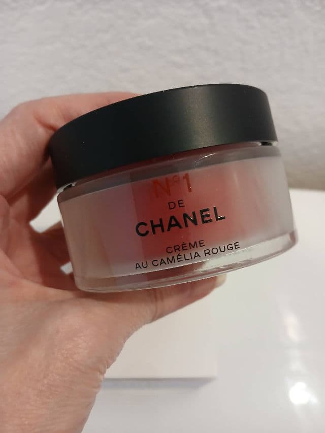 Chanel N°1 de Chanel Revitalizing Cream review photo by PattiL