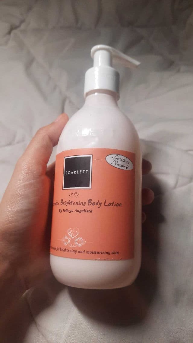 Scarlett Whitening Body Lotion Jolly review photo by Naisseeuuuu