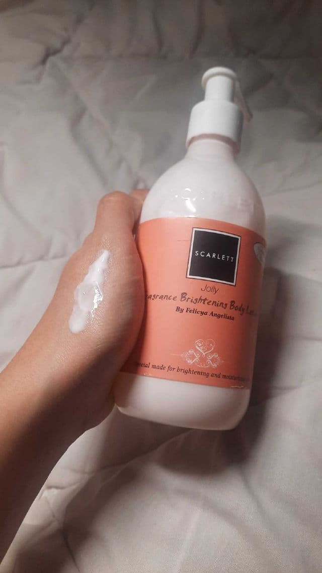 Scarlett Whitening Body Lotion Jolly review photo by Naisseeuuuu