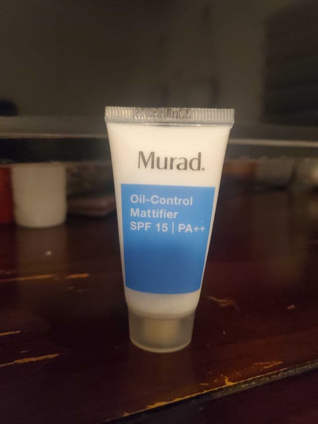 Murad Oil-Control Mattifier SPF 15 review photo by Armandokurumilla 