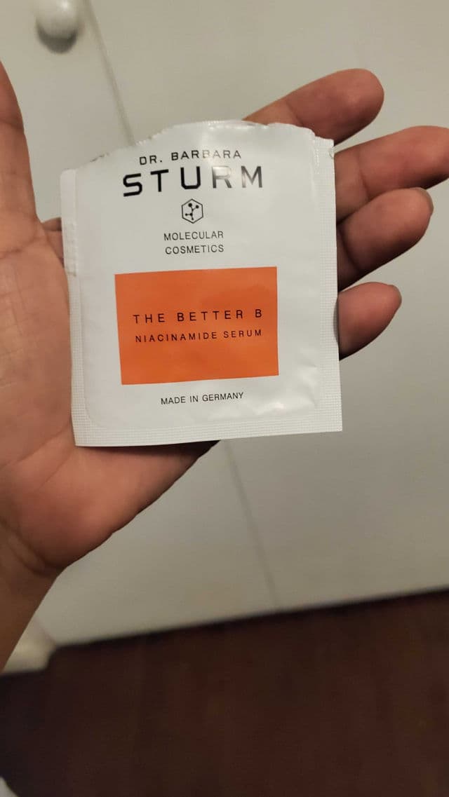 Dr. Barbara Sturm Hyaluronic Serum review photo by calvokurumilla