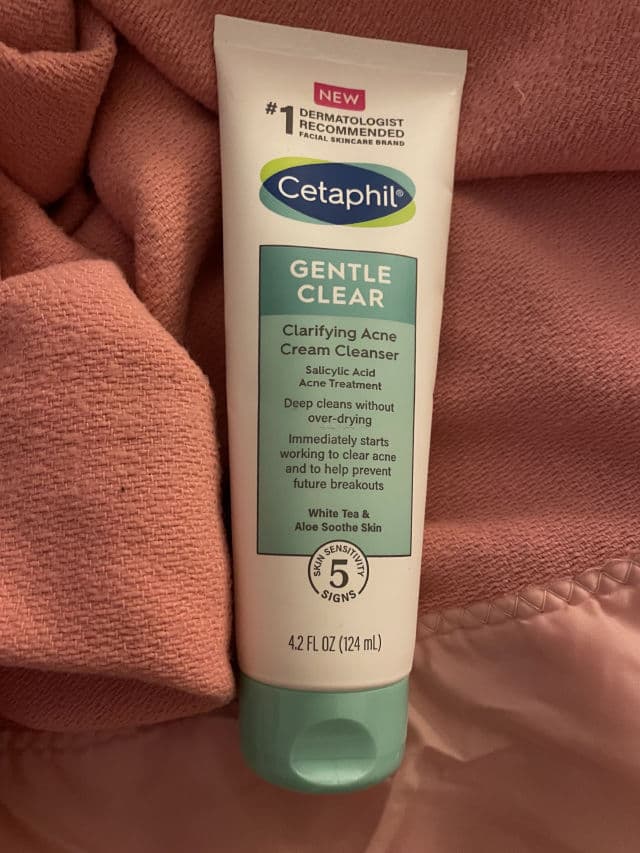 Cetaphil Gentle Clear Clarifying Acne Cream Cleanser review photo by Goodcontrarian