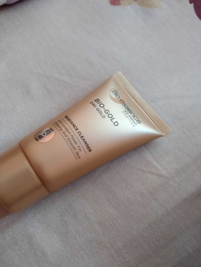 Bioessence Bio-Gold Radiance Cleanser review photo by ChloeSkinCare