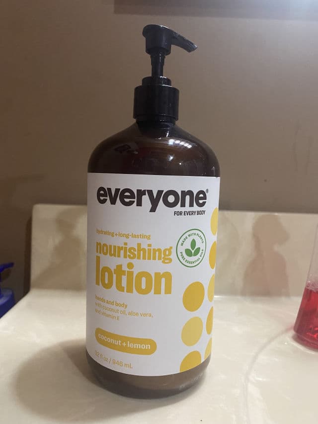 Everyone Lotion Coconut + Lemon review photo by paigepacola