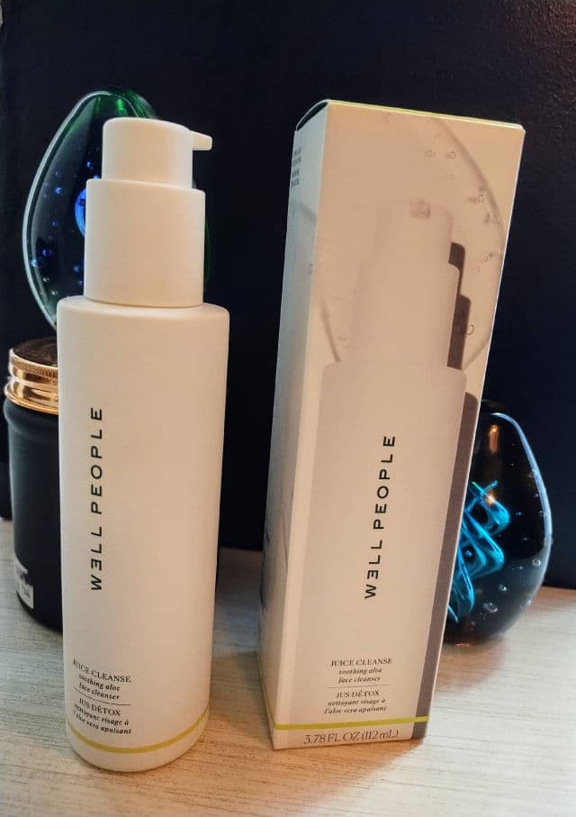 Well People Juice Cleanse Soothing Aloe Face Cleanser review photo by annl1985