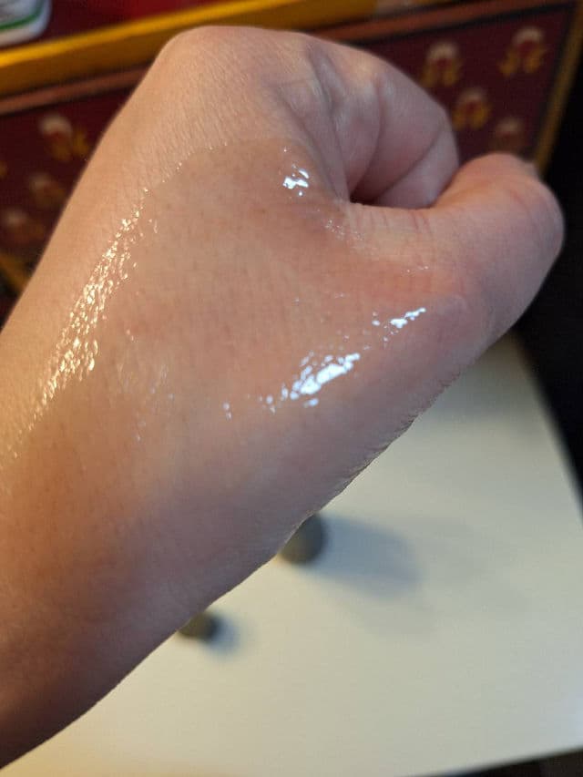 Hyggee Natural Repair Serum review photo by thereviewwitch