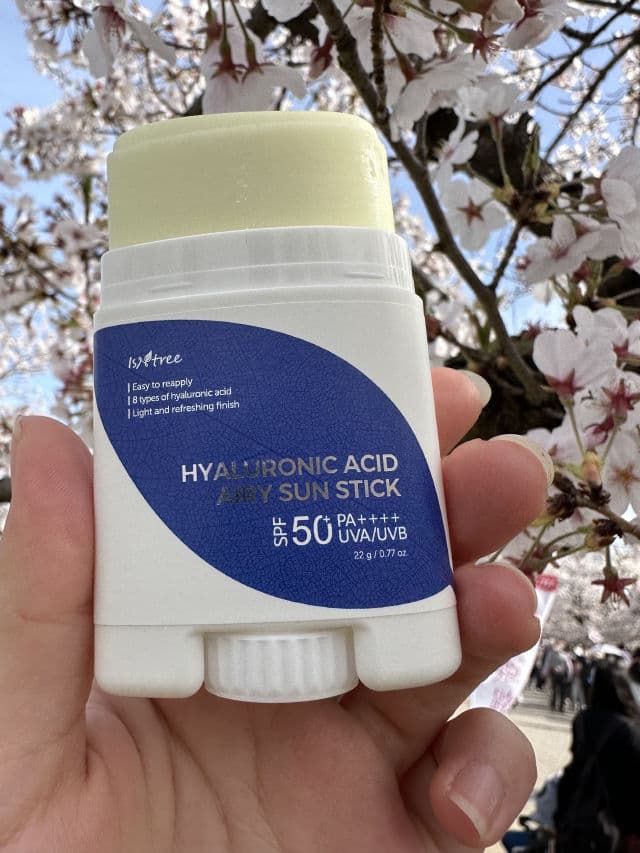 ISNTREE Hyaluronic Acid Airy Sun Stick SPF 50 PA++++ review photo by lucyyg10