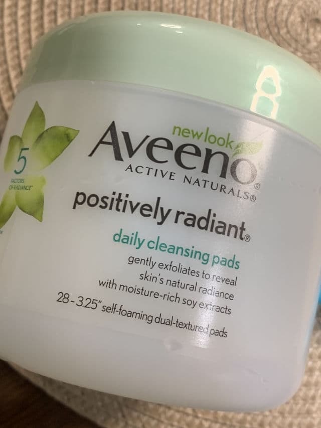 Aveeno Positively Radiant Daily Cleansing Pads review photo by BoxyLady