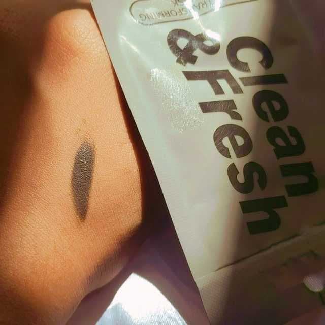 EUNYUL Clean & Fresh Charcoal Transforming Clay Mask review photo by demiskincare