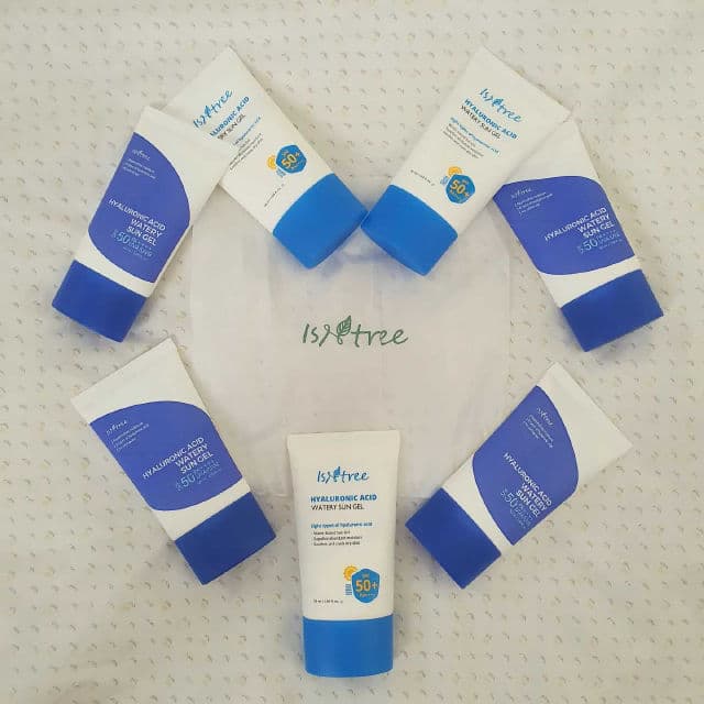 ISNTREE Hyaluronic Acid Watery Sun Gel SPF50+ PA++++ review photo by beautyandpastel