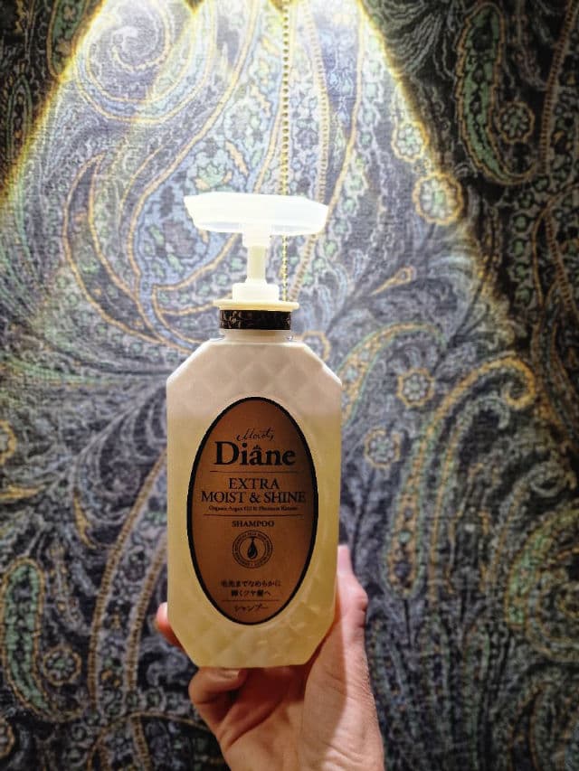 Moist Diane Extra Moist & Shine Shampoo review photo by Immortelle