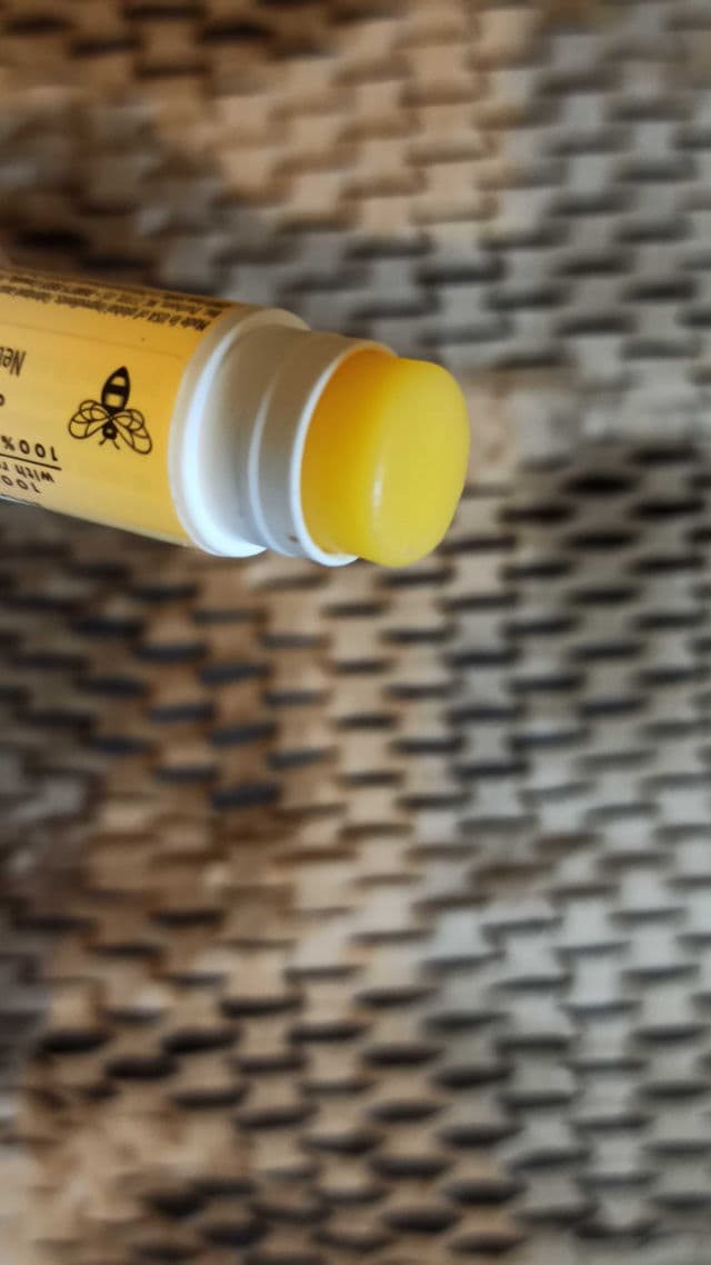 Burt's Bees Lip Balm review photo by Luanamoreno