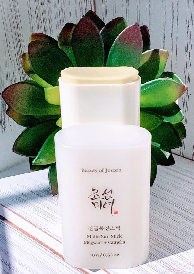 Matte Sun Stick Mugwort + Camelia product review