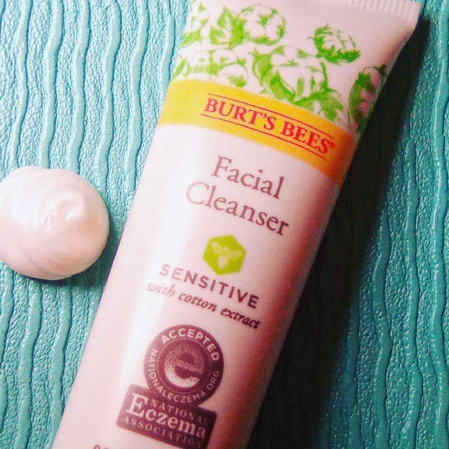 Burt's Bees Sensitive Facial Cleanser review photo by Mana0270Influencer