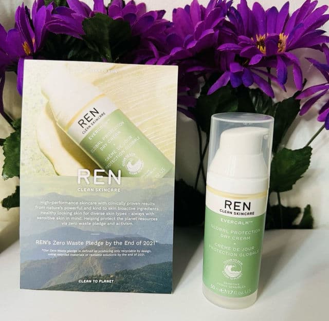 REN Clean Skincare Evercalm Global Protection Day Cream review photo by itxpari