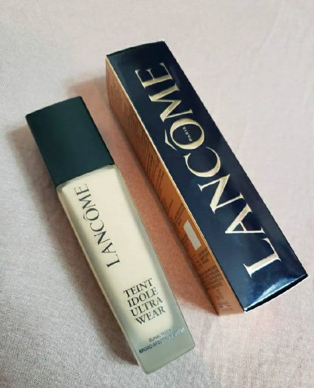 Lancome Teint Idole Ultra 24H Long Wear Foundation review photo by AlottaxReviews