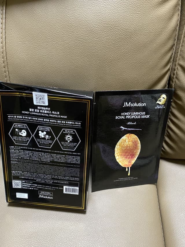 JMsolution Honey Luminous Royal Propolis Mask review photo by Grizzy888