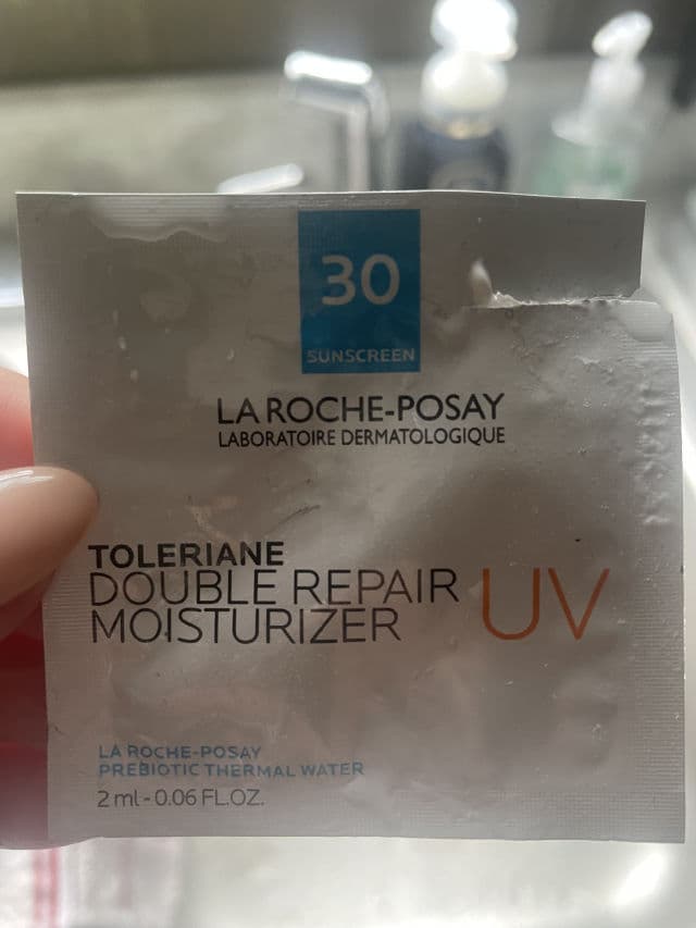 La Roche-Posay Toleriane Double Repair Face Moisturizer UV SPF 30 review photo by Thursday