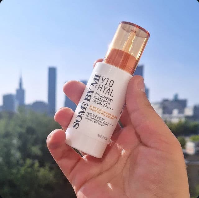 V10 Hyal Antioxidant Sunscreen SPF50+ PA++++ product review