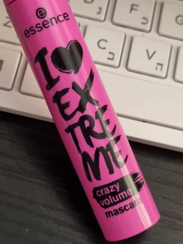 Essence I Love Extreme Crazy Volume Mascara review photo by lionnen