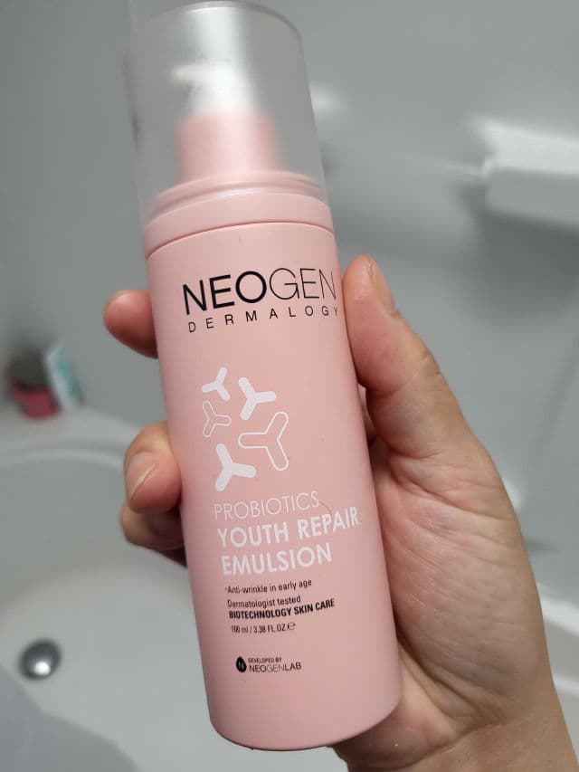 NEOGEN Dermalogy Probiotics Youth Repair Emulsion review photo by stinalovesmew
