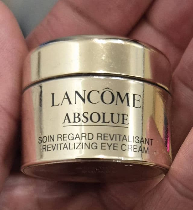 Lancome Absolue Revitalizing Anti-Aging Eye Cream with Grand Rose Extracts review photo by NicolaB