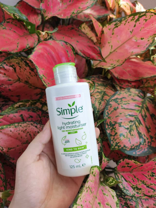 Simple Hydrating Light Moisturizer review photo by MaineSSY