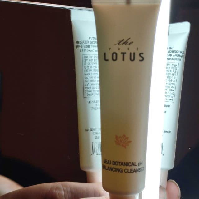 The Pure Lotus Jeju Botanical pH Balancing Cleanser  review photo by TishyB