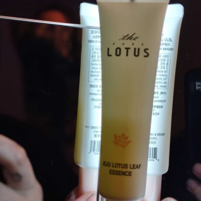 The Pure Lotus Jeju Lotus Leaf Essence review photo by TishyB