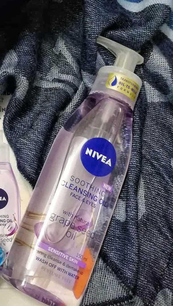 Nivea Soothing Cleansing Oil with Grapeseed Oil review photo by addaadina