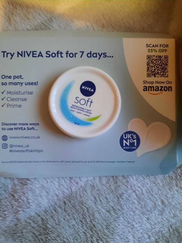 Nivea Soft Refreshingly Soft Moisturising Cream review photo by Tolly
