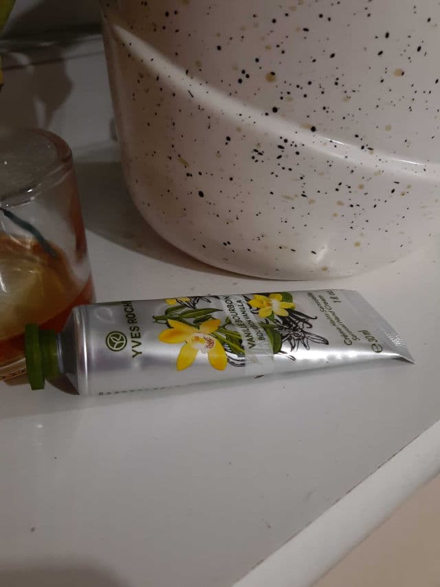 YVES ROCHER Bourbon Vanilla Sensual Hand Cream review photo by Tolly
