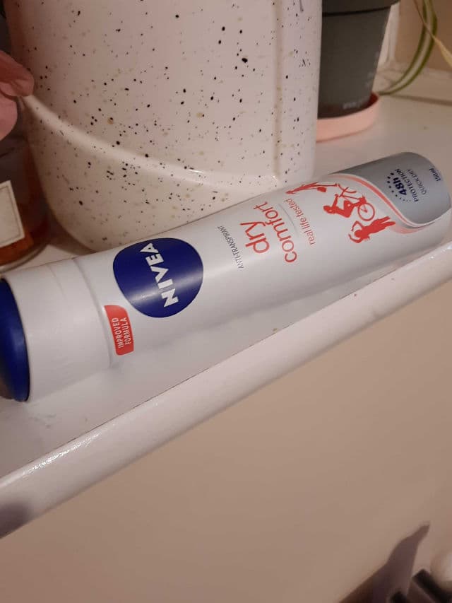 Nivea Dry Comfort Anti-Perspirant Spray 48h Protection review photo by Tolly
