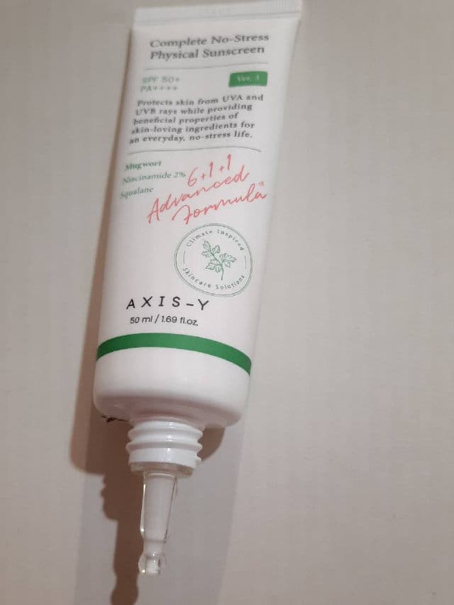 AXIS-Y Complete No-Stress Physical Sunscreen V.3 SPF 50+ PA++++ review photo by Tolly