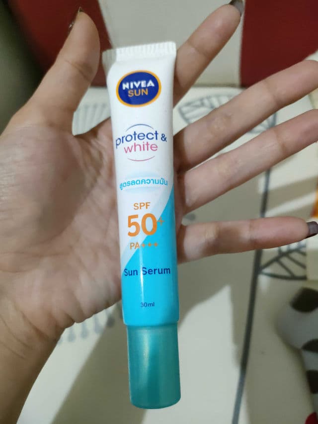 Nivea Sun Protect & White Oil Control Serum SPF50+ PA+++ review photo by DiaLovina05
