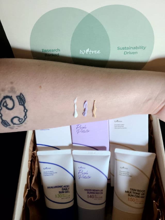 ISNTREE Hyaluronic Acid Daily Sun Gel SPF30 PA+++ review photo by XxMialuciaxX