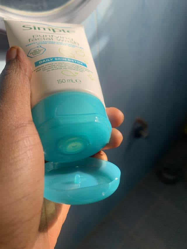 Simple Daily Detox Purifying Face Wash review photo by skinclaim