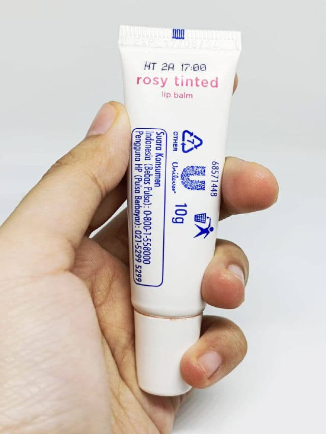 Vaseline Lip Care Rosy Tinted review photo by salsabila539