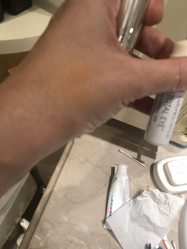 Colorscience Total Eye 3-in-1 Renewal Therapy review photo by eladax