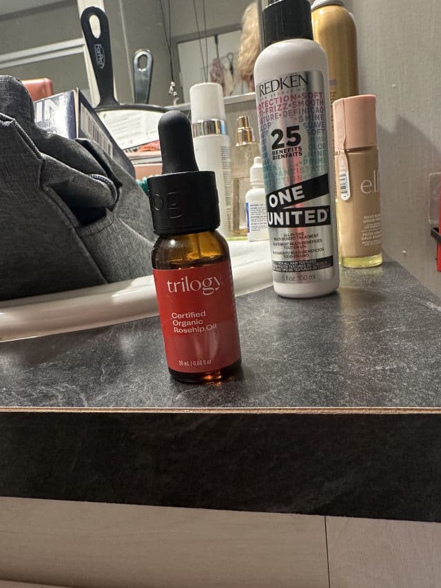 Trilogy Rosehip Transformation Cleansing Oil  review photo by lisal228