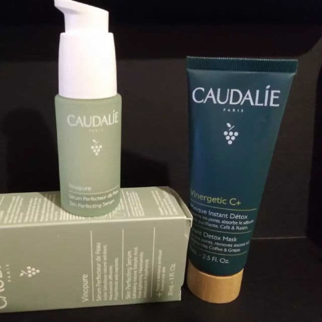 Caudalie Paris Vinopure Blemish Control Salicylic Serum review photo by DreaSlaya