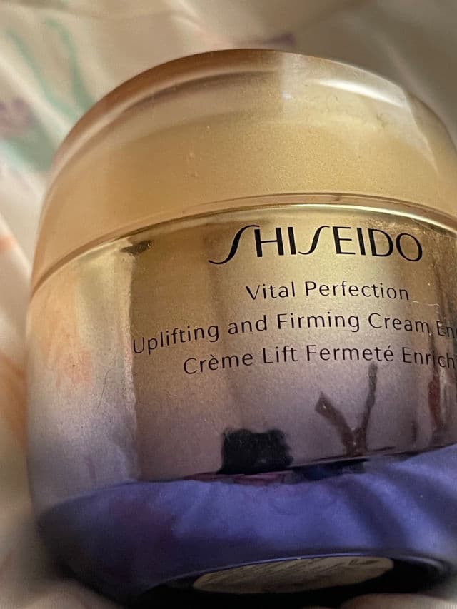 Shiseido Vital Perfection Uplifting and Firming Cream Enriched review photo by Elizabethmckenny