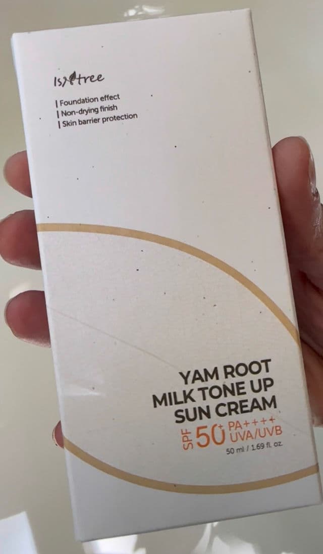 ISNTREE Yam Root Milk Tone Up Sun Cream SPF50+ PA++++ review photo by Funthingsnstuff