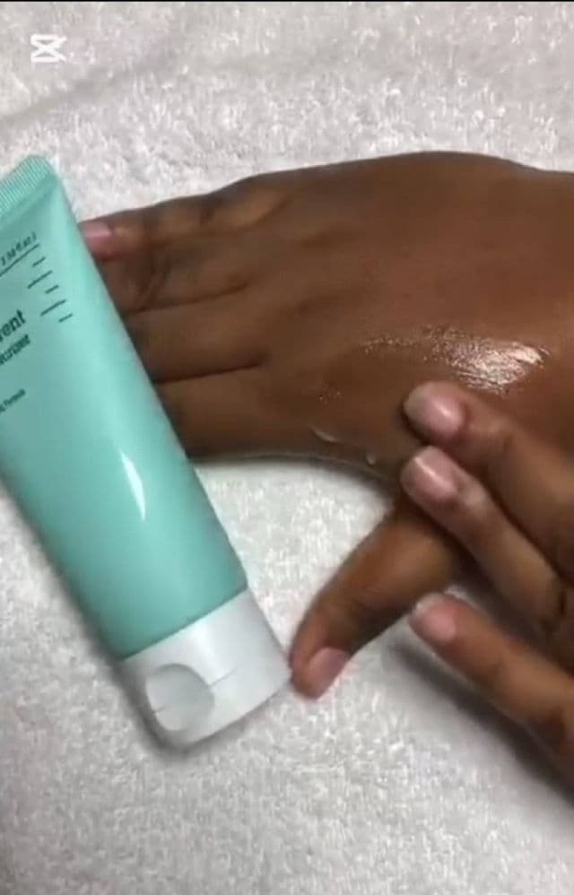 Dr.Different 113 Moisturizer for Oily Skin review photo by yenymaldonadoyan