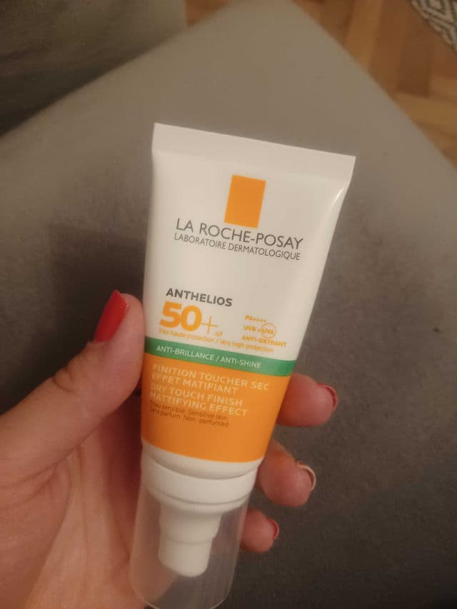 La Roche-Posay Anthelios XL Anti -Shine Dry Touch SPF 50+ review photo by Biucikacska