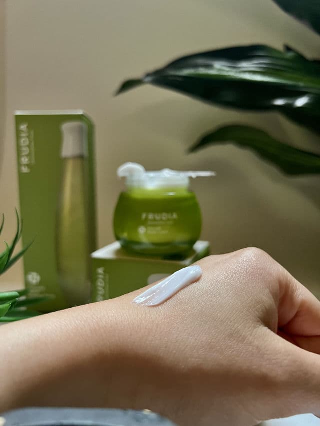 Frudia Avocado Relief Cream review photo by Skincarebyzuzu