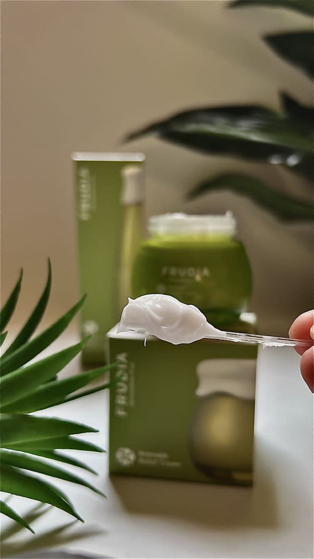Frudia Avocado Relief Cream review photo by Skincarebyzuzu