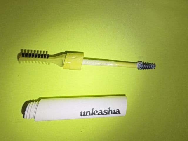 UNLEASHIA Shaper Pomade Eyebrow Fixer - Clear Fixer review photo by MissPoutwithpurpose