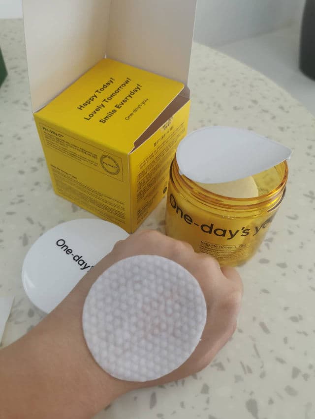 One-day's you Help Me Honey-C Pad review photo by Dinopediaa